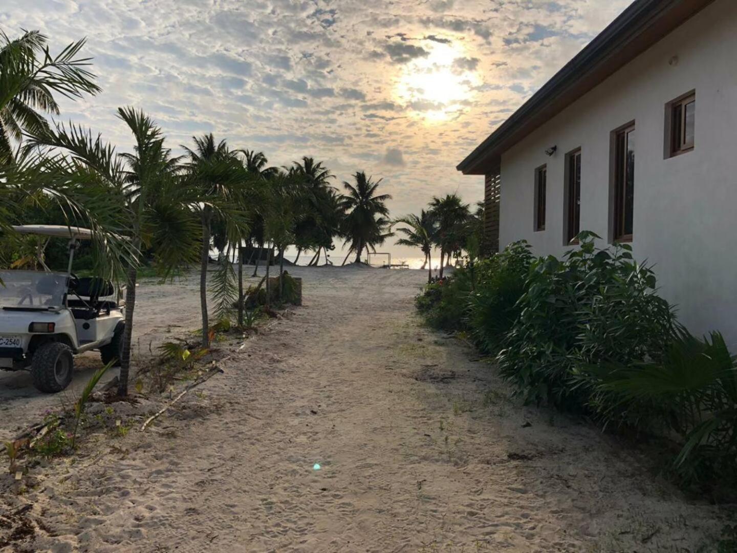 Exquisite Oceanfront Private Estate By Alom San Pedro (Ambergris Caye) Exterior foto